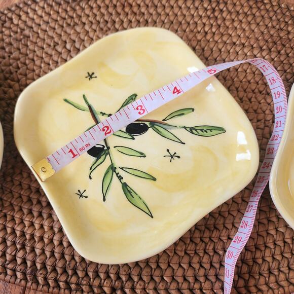 Julia Junkin 5" appetizer plates set of 3 yellow with black olive & branch print - Picture 5 of 9